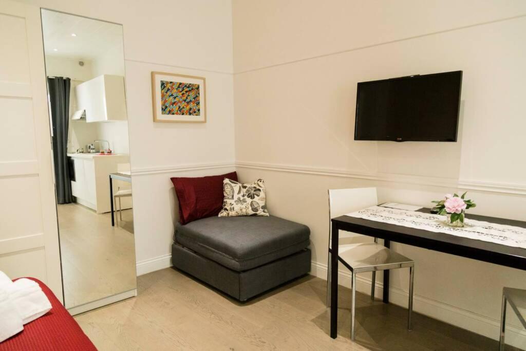 Casa Alessandra Colosseo Рим Экстерьер фото